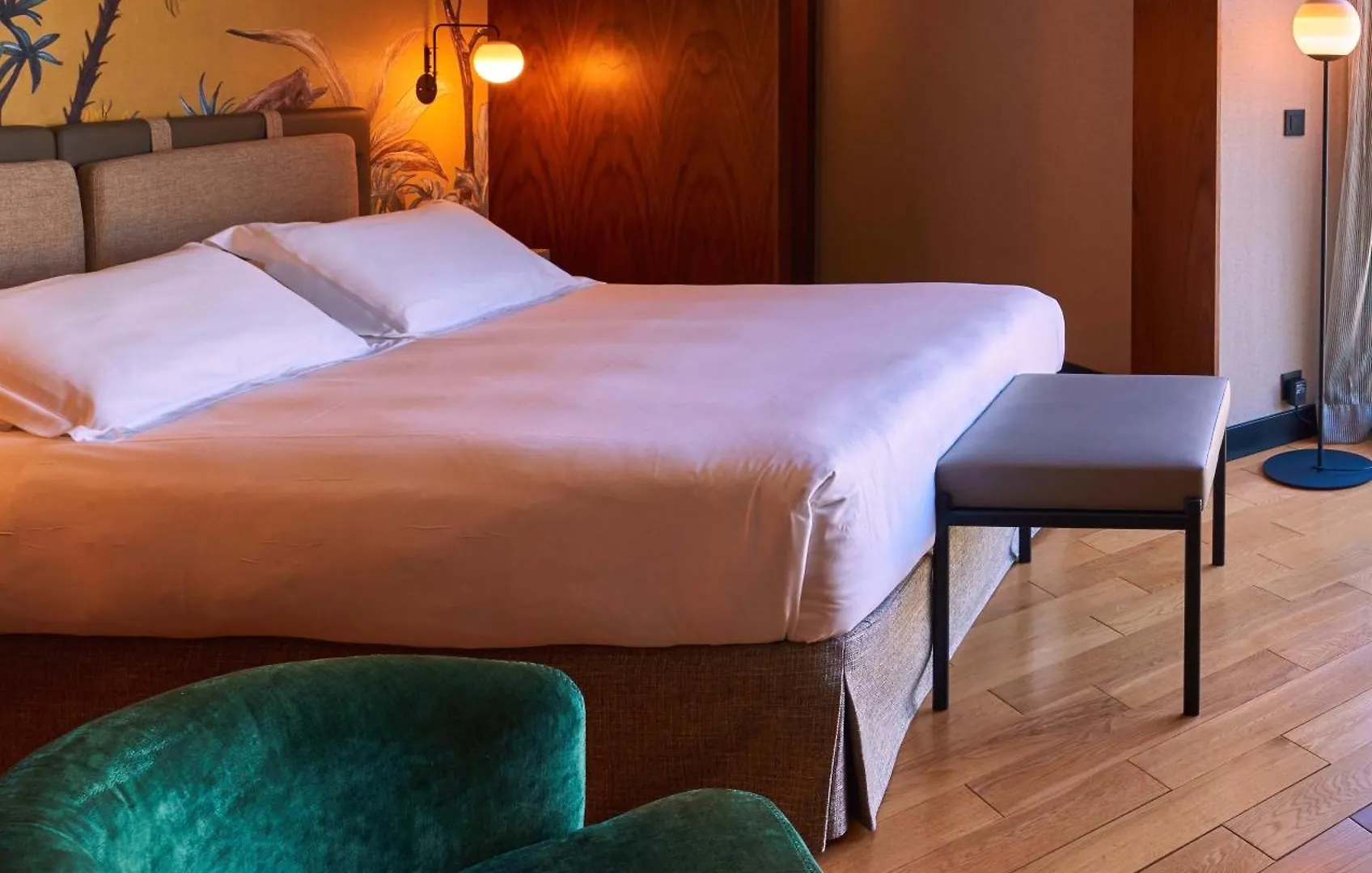Hotel Villa Emilia Barcelona 4*,